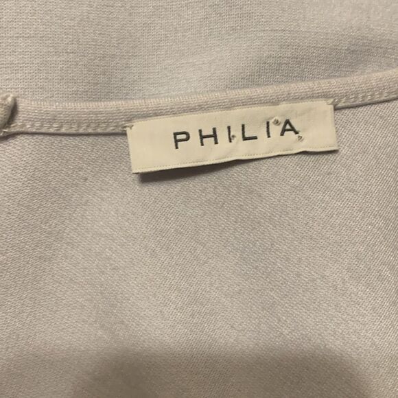 Stylish Sheer Sleeve Top with Yellow Collar - Picture 7 of 10